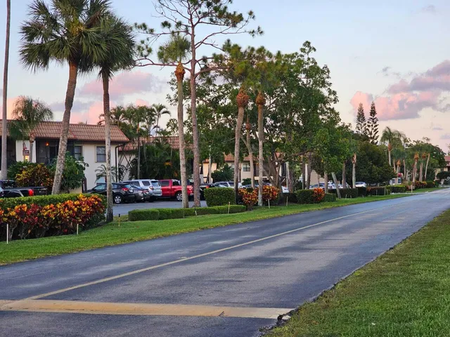 $1,690 | 7091 Golf Colony 203 Ct Lake, Unit 203, Lake Worth, FL 33467