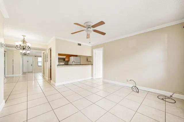 $1,690 | 7091 Golf Colony 203 Ct Lake, Unit 203, Lake Worth, FL 33467