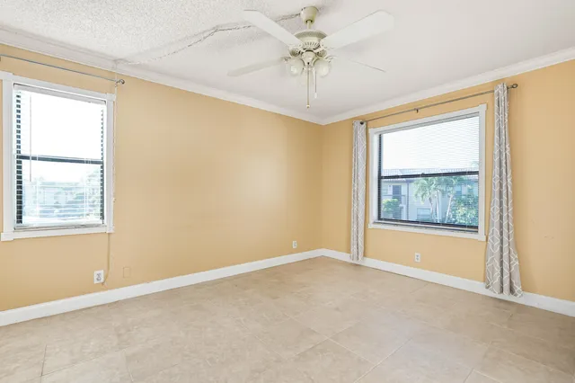 $1,690 | 7091 Golf Colony 203 Ct Lake, Unit 203, Lake Worth, FL 33467