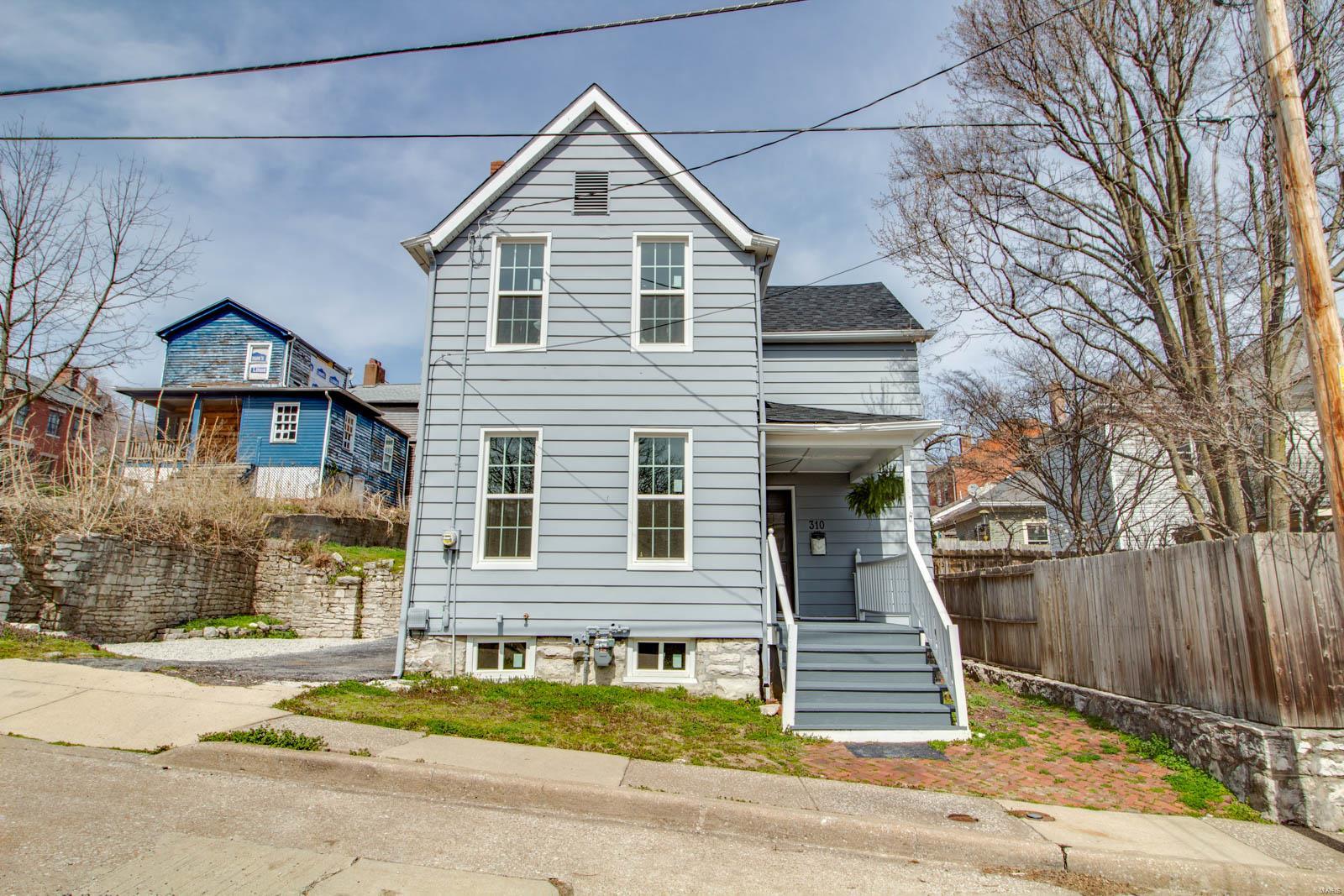 310 Carroll Street Alton, IL 62002 - Photo 1 of 37 Gallery Image 1