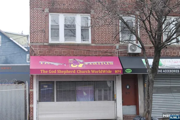 $2,500 | 971 Bergen Street, Unit 1, Newark, NJ 07112