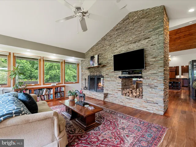 $1,850,000 | 3959 Cobbler Mountain Road, Delaplane, VA 20144