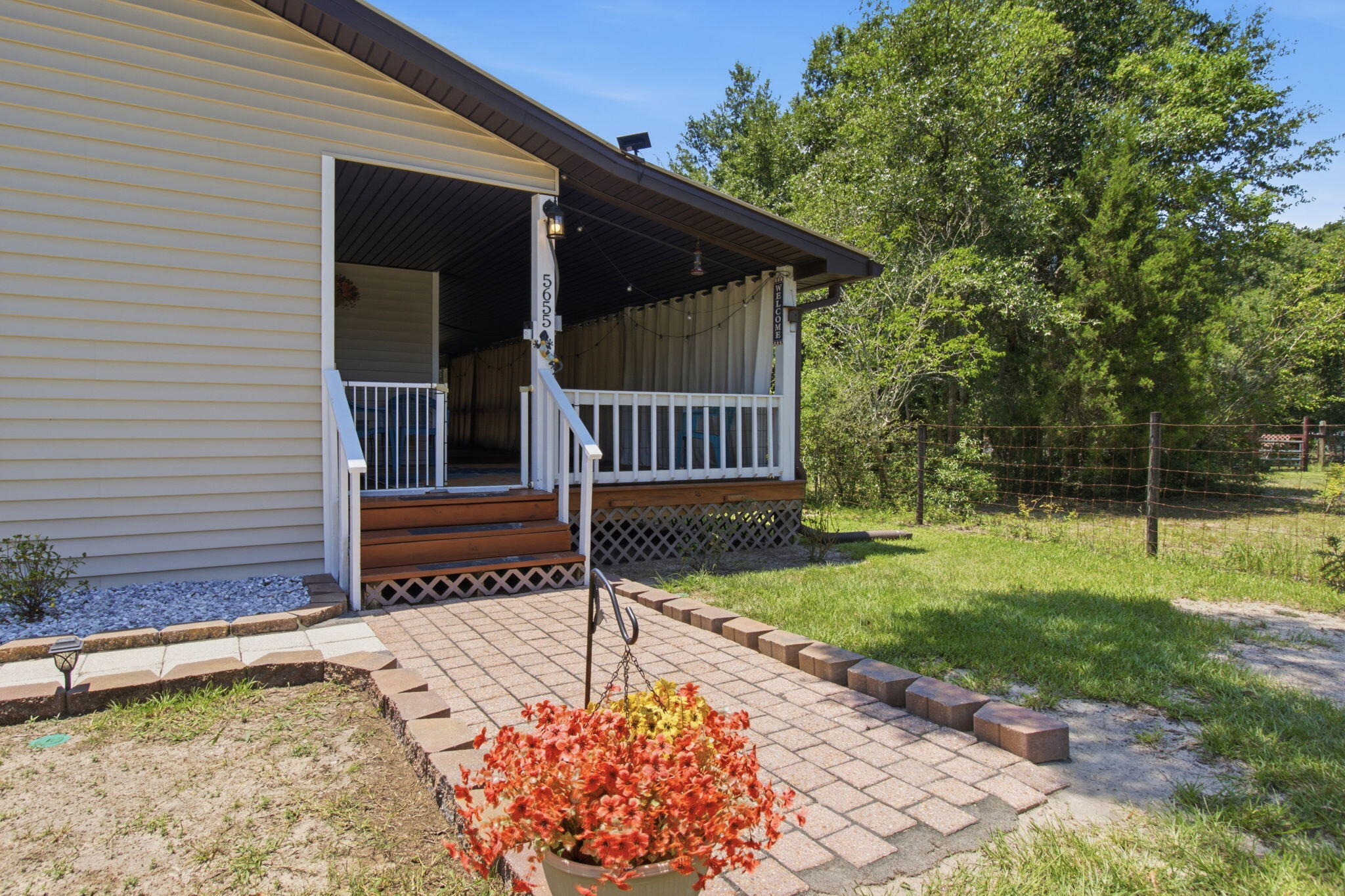 5655 Woolley Road Crestview, FL 32539 - Photo 5 of 56 52-web-or-mls-IMG_6098