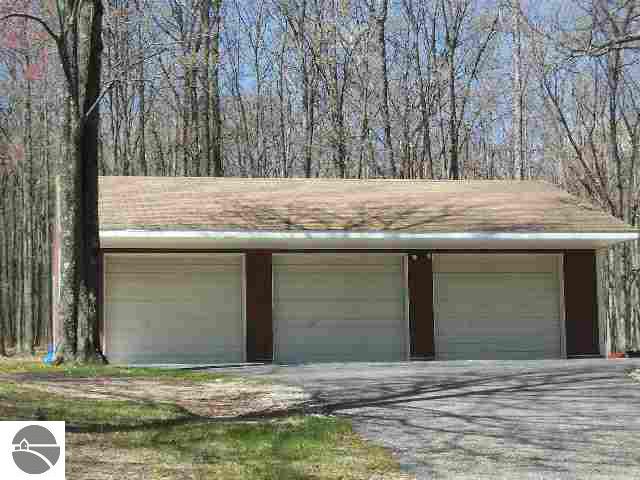 1947 Stoney Ridge Road West Branch, MI 48661 - Photo 2 of 9 1757035-1.JPG
