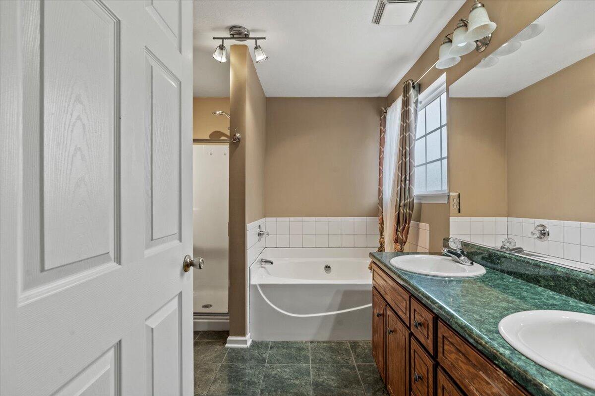 938 Cannock Street Grovetown, GA 30813 - Photo 21 of 34 29-Owners Bathroom