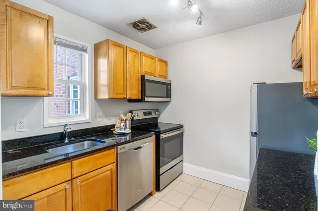 $282,000 | 1602 West Abingdon Drive, Unit 201, Alexandria, VA 22314