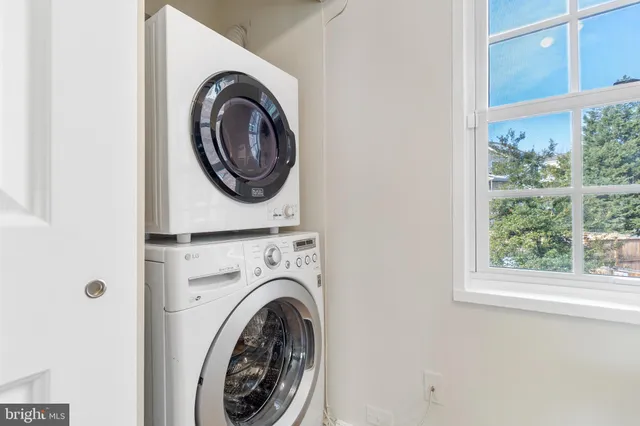 $282,000 | 1602 West Abingdon Drive, Unit 201, Alexandria, VA 22314