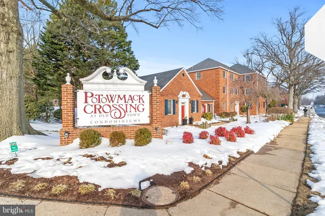 $282,000 | 1602 West Abingdon Drive, Unit 201, Alexandria, VA 22314