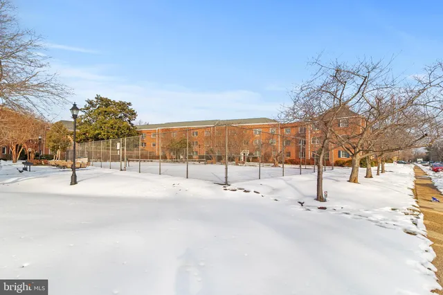 $282,000 | 1602 West Abingdon Drive, Unit 201, Alexandria, VA 22314