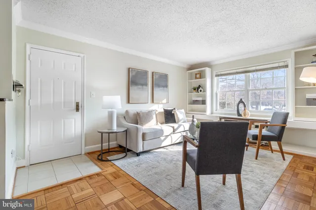 $282,000 | 1602 West Abingdon Drive, Unit 201, Alexandria, VA 22314