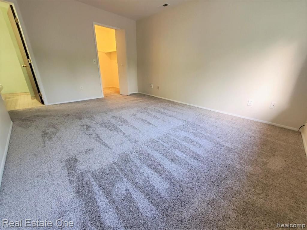 29870 West 12 Mile Road, Unit 706 Farmington Hills, MI 48334 - Photo 7 of 16