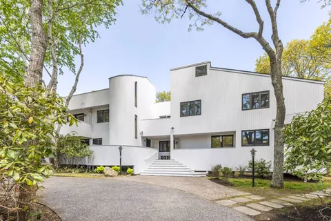$2,195,000 | 35 Rivers Road, East Hampton, NY 11937