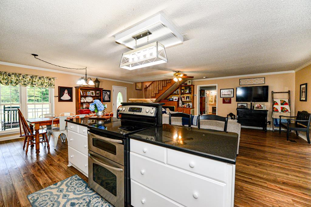 1542 Geddings Road Manning, SC 29102 - Photo 11 of 43