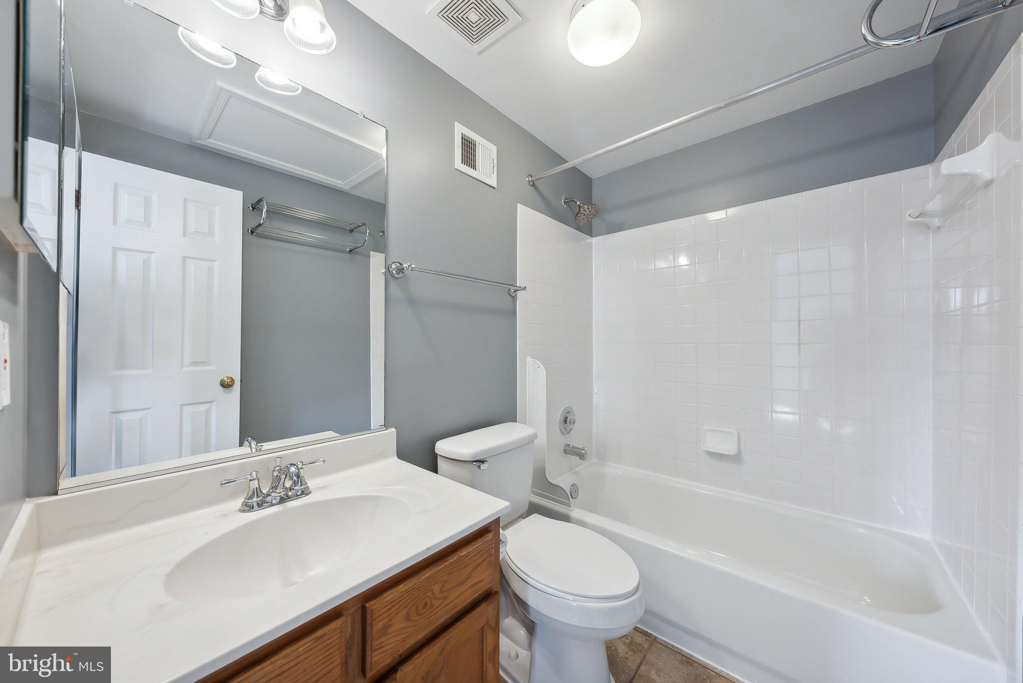 45326 Gable Square Sterling, VA 20164 - Photo 18 of 28 Full Bath