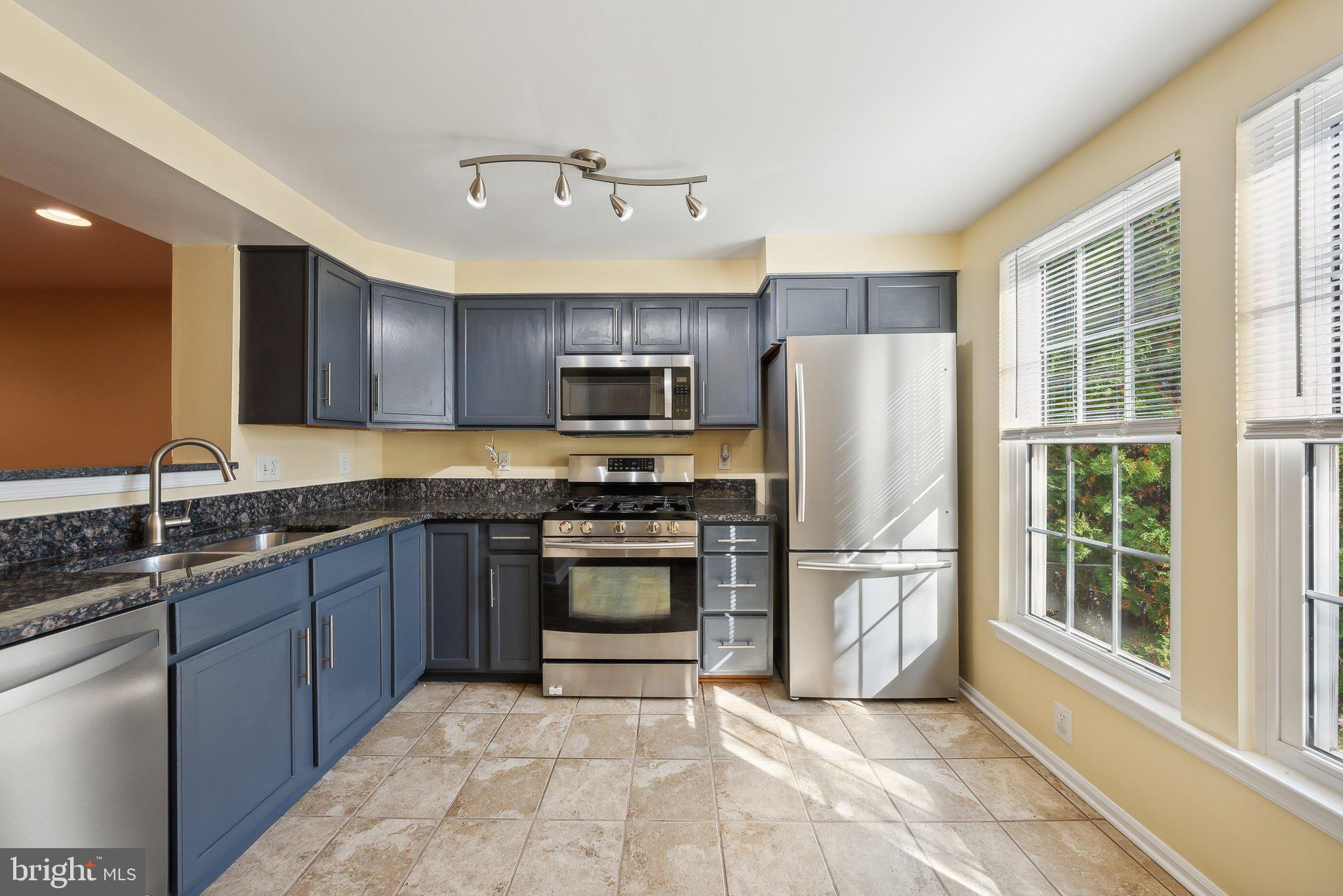 45326 Gable Square Sterling, VA 20164 - Photo 4 of 28 Updated kitchen