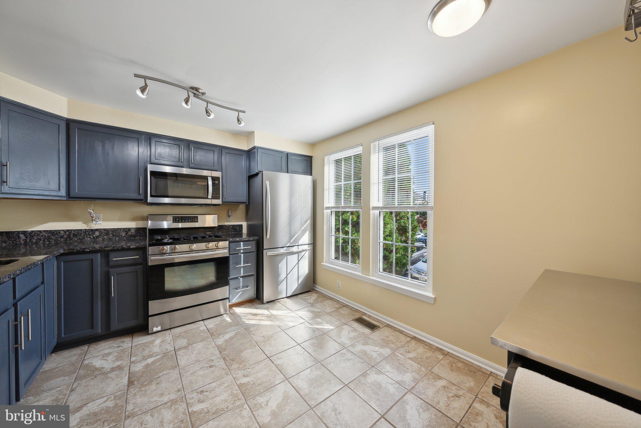 45326 Gable Square Sterling, VA 20164 - Photo 5 of 28