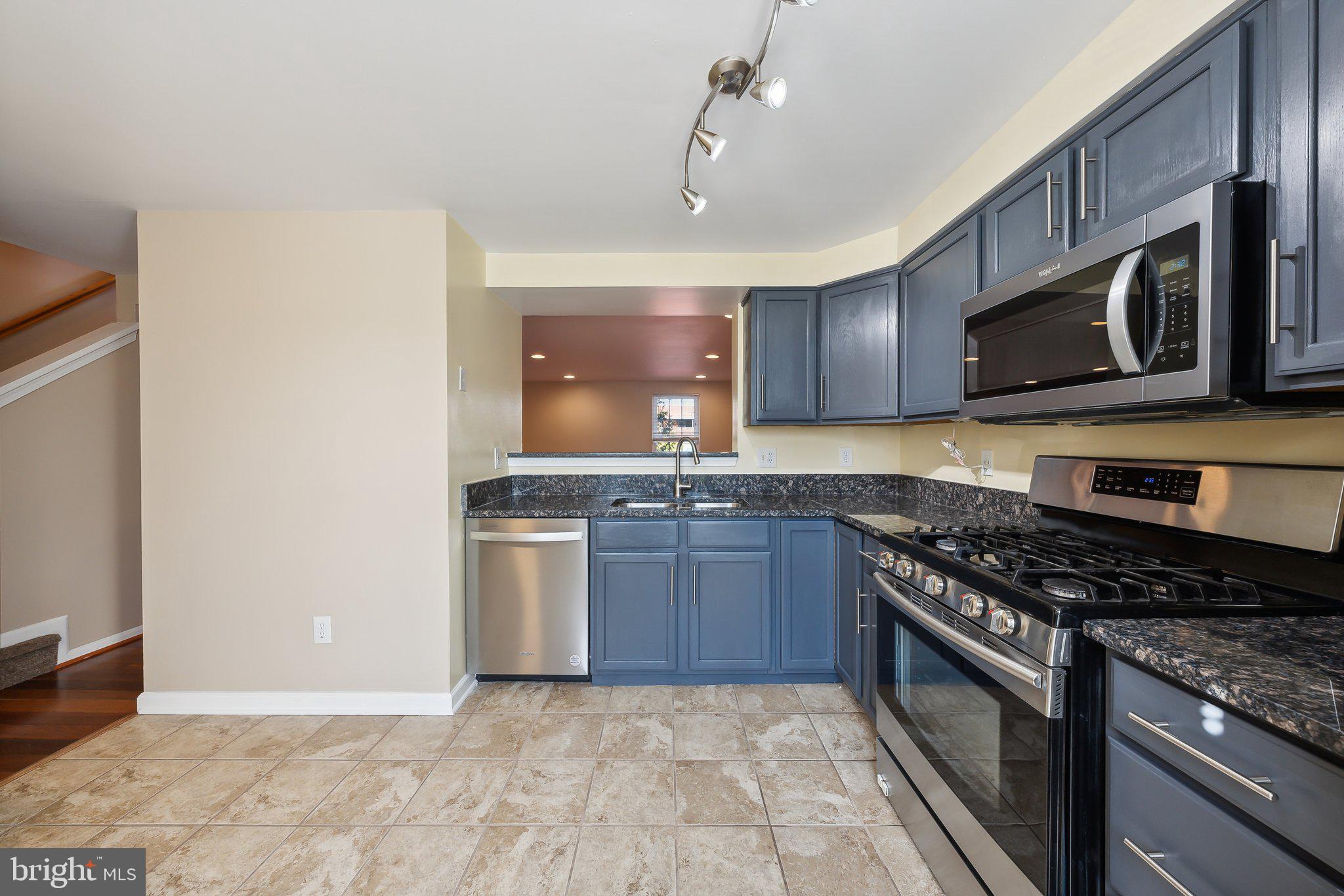 45326 Gable Square Sterling, VA 20164 - Photo 7 of 28