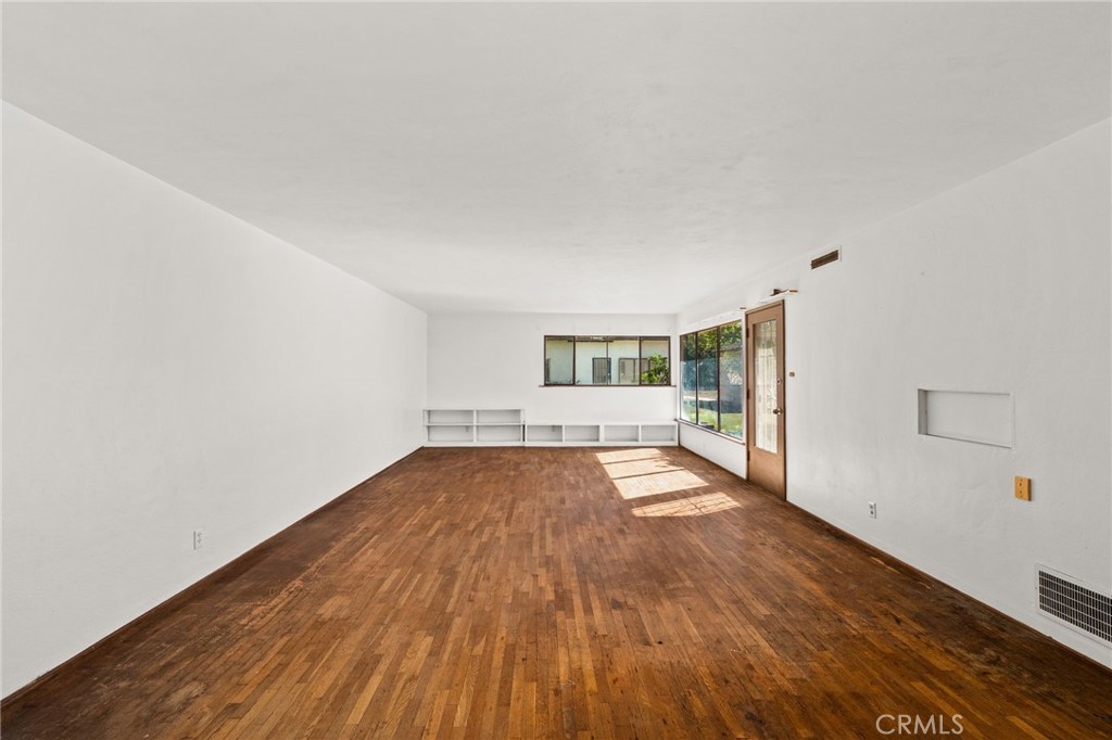 3024 Pine Street Riverside, CA 92501 - Photo 5 of 46