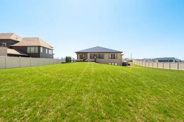$814,990 | 2929 Creekwood Drive, Green Bay, WI 54311