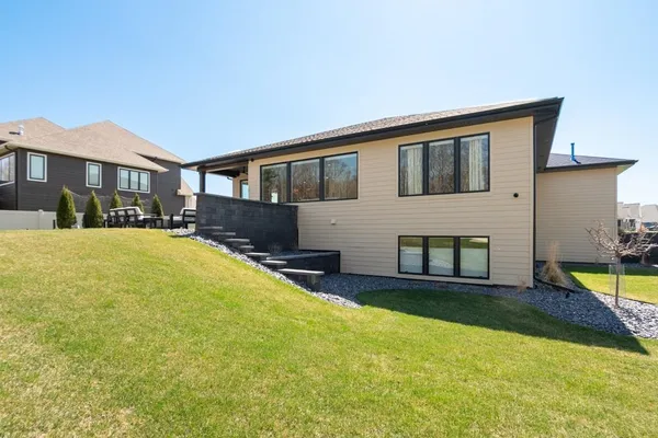 $814,990 | 2929 Creekwood Drive, Green Bay, WI 54311