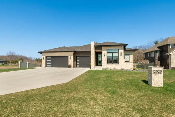 $814,990 | 2929 Creekwood Drive, Green Bay, WI 54311