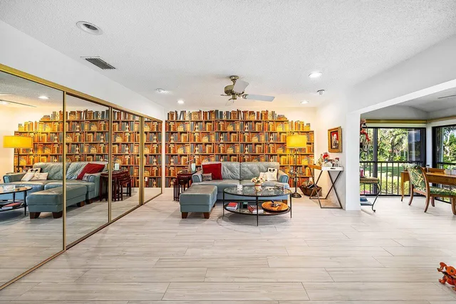 $319,000 | 7920 Eastlake Drive, Unit 19B, Boca Raton, FL 33433