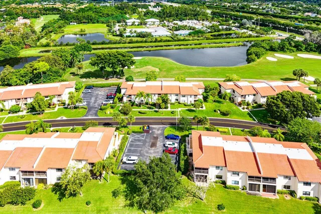$319,000 | 7920 Eastlake Drive, Unit 19B, Boca Raton, FL 33433
