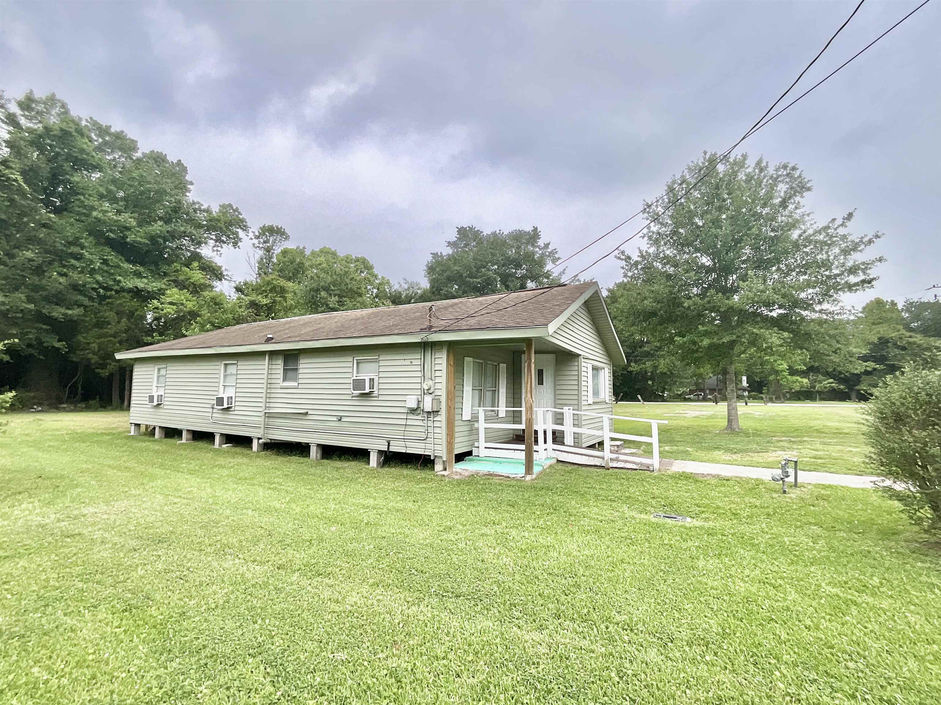 655 North 2nd Street Silsbee, TX 77656 - Photo 4 of 28