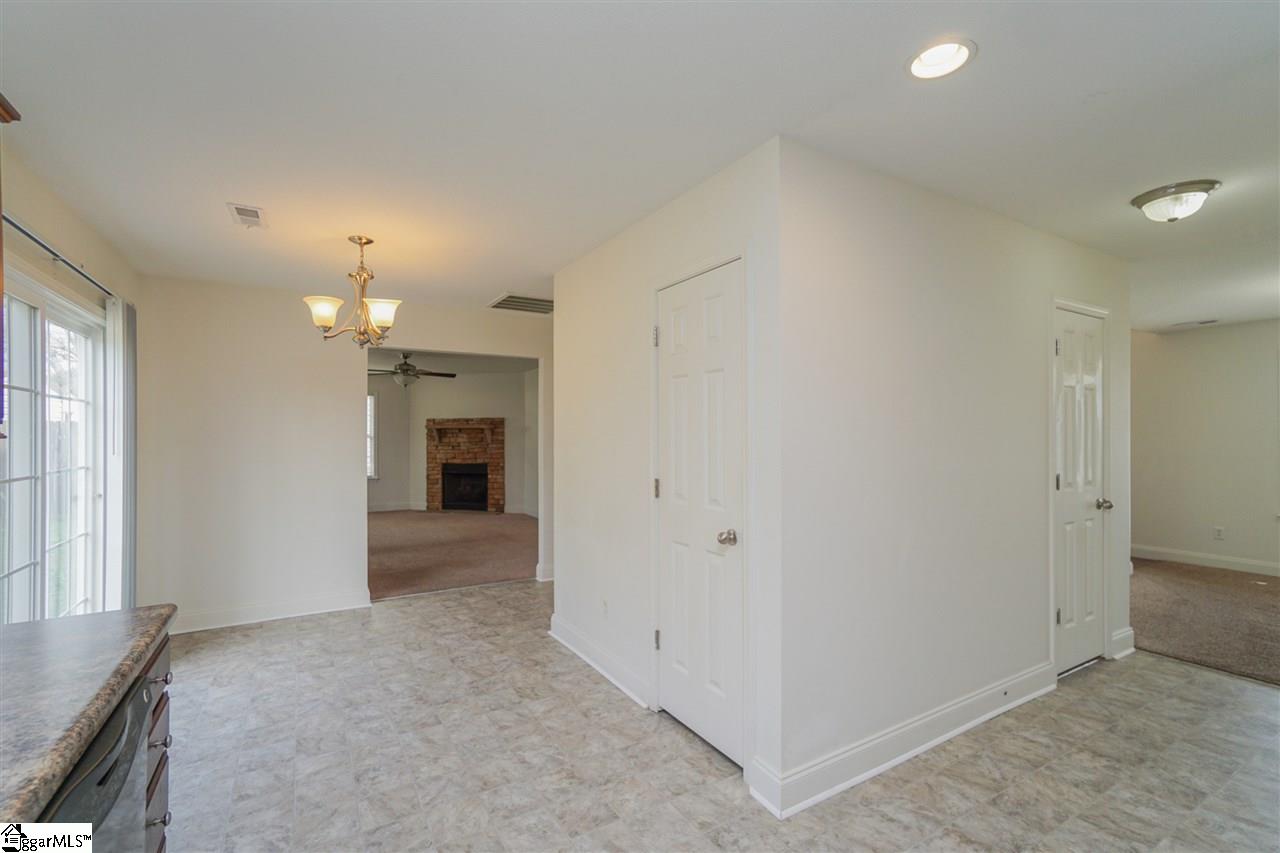 6 Falling Springs Simpsonville, SC 29681 - Photo 7 of 32 Gallery Image 7