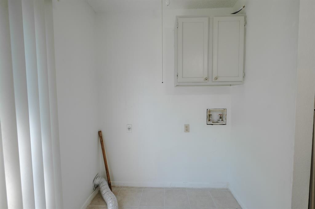 1032 McKinley Street, Unit A Benbrook, TX 76126 - Photo 7 of 14 a view of bathroom