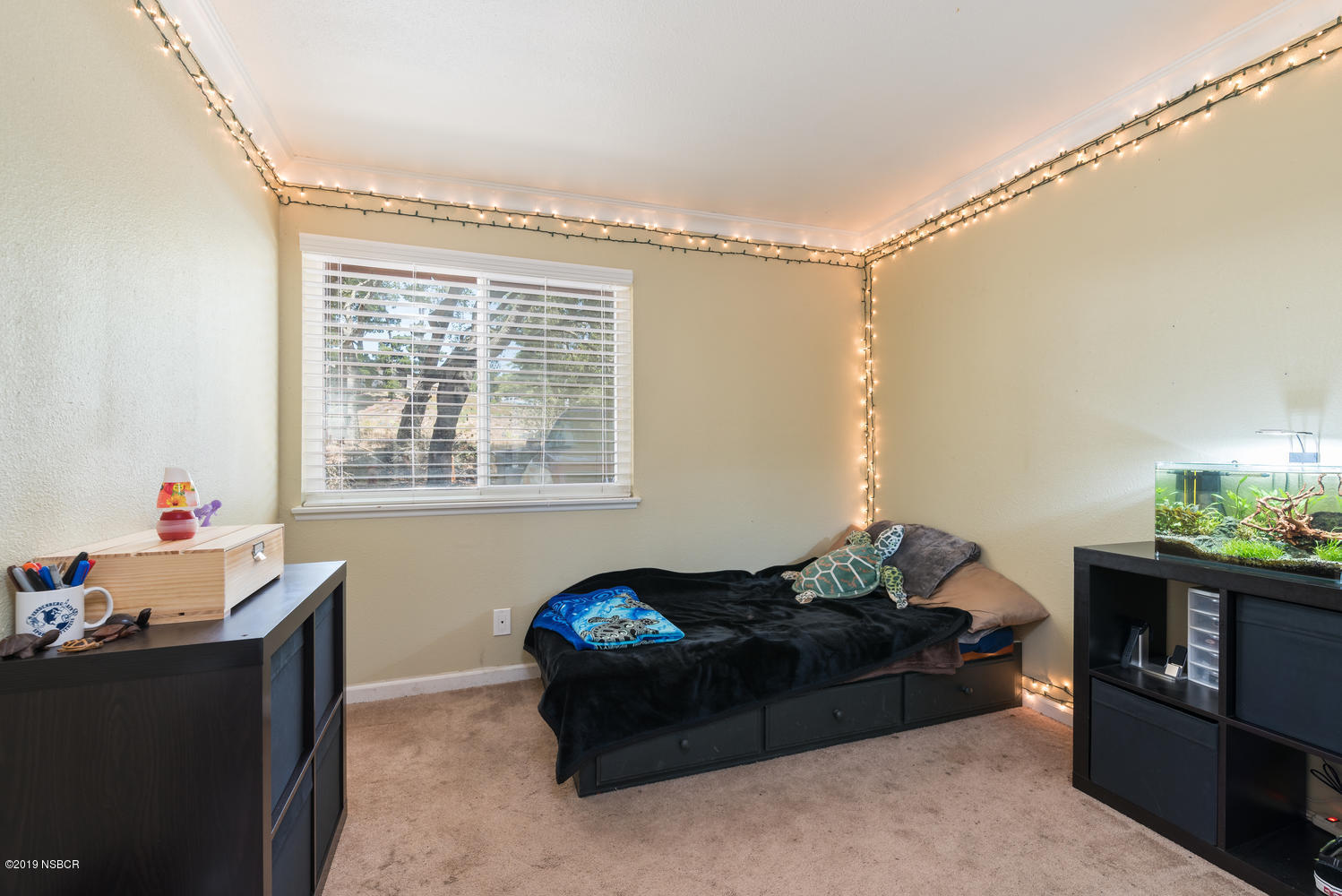 1386 Onstott Road Lompoc, CA 93436 - Photo 24 of 35 a living room with furniture and a window