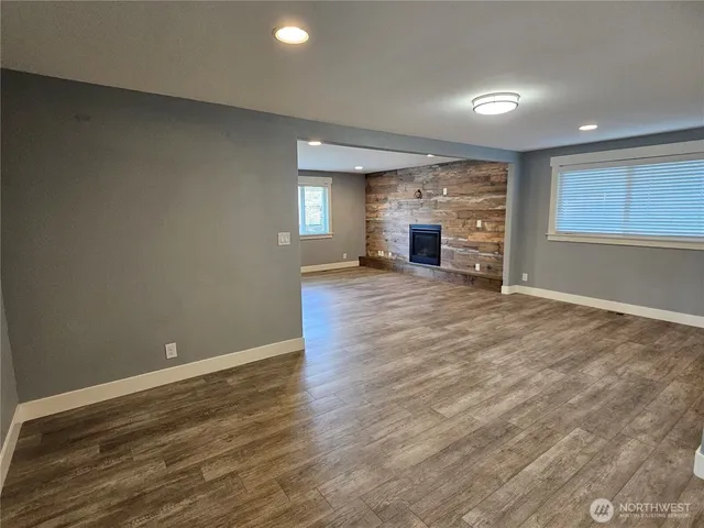 a view of a livingroom with a fireplace