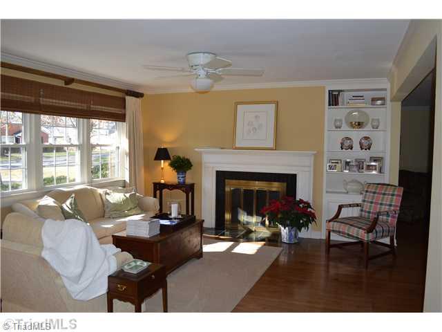 223 Robin Road Mount Airy, NC 27030 - Photo 3 of 16 Living Room.