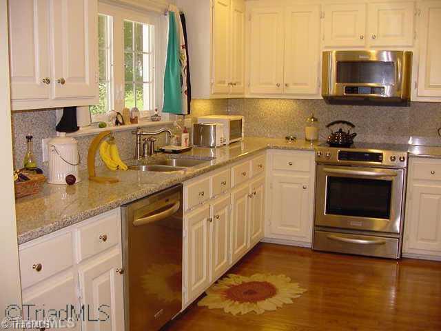 223 Robin Road Mount Airy, NC 27030 - Photo 6 of 16 Kitchen.