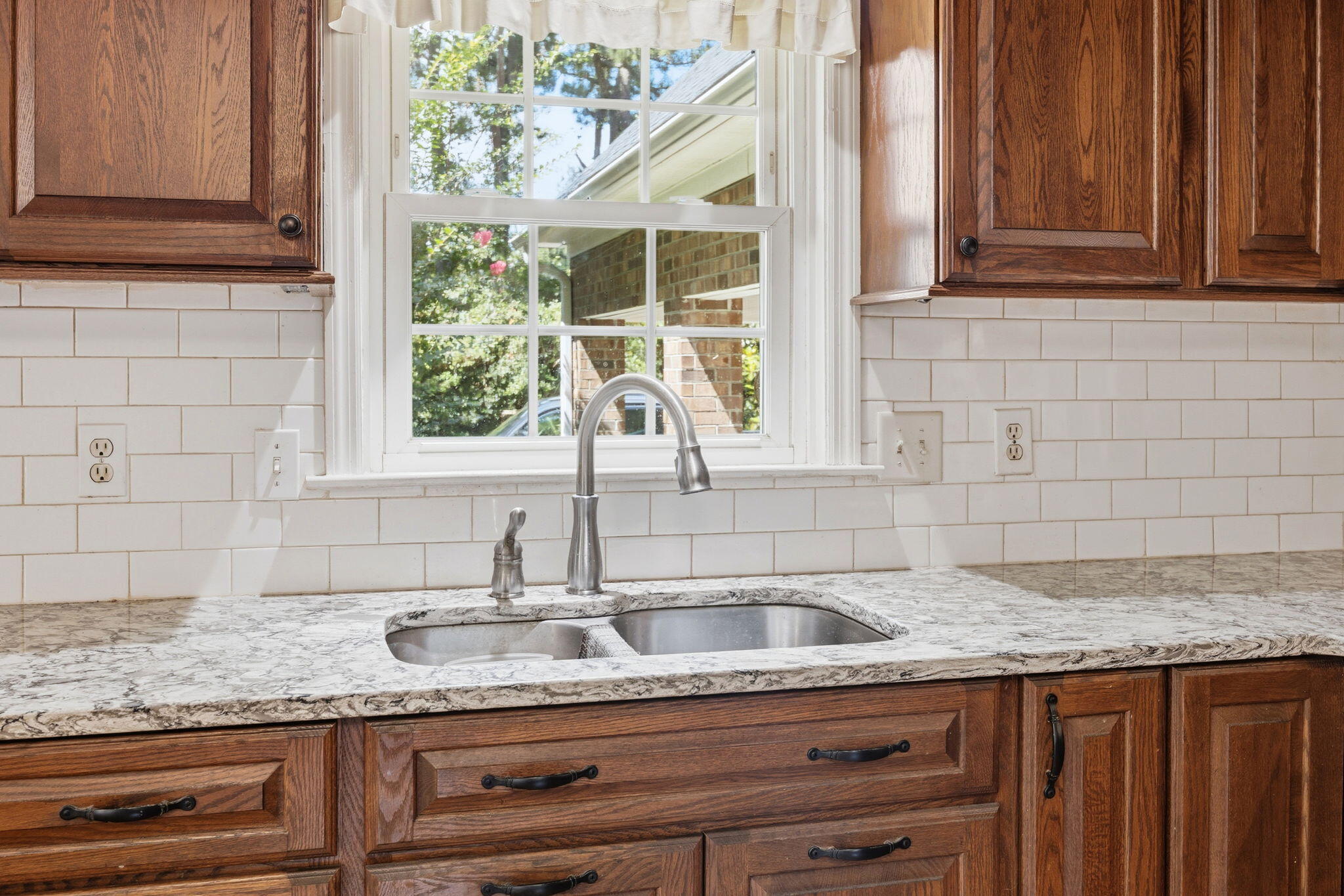2981 Bennett Charles Road Mount Pleasant, SC 29466 - Photo 23 of 58 24-web-or-mls-470A8398