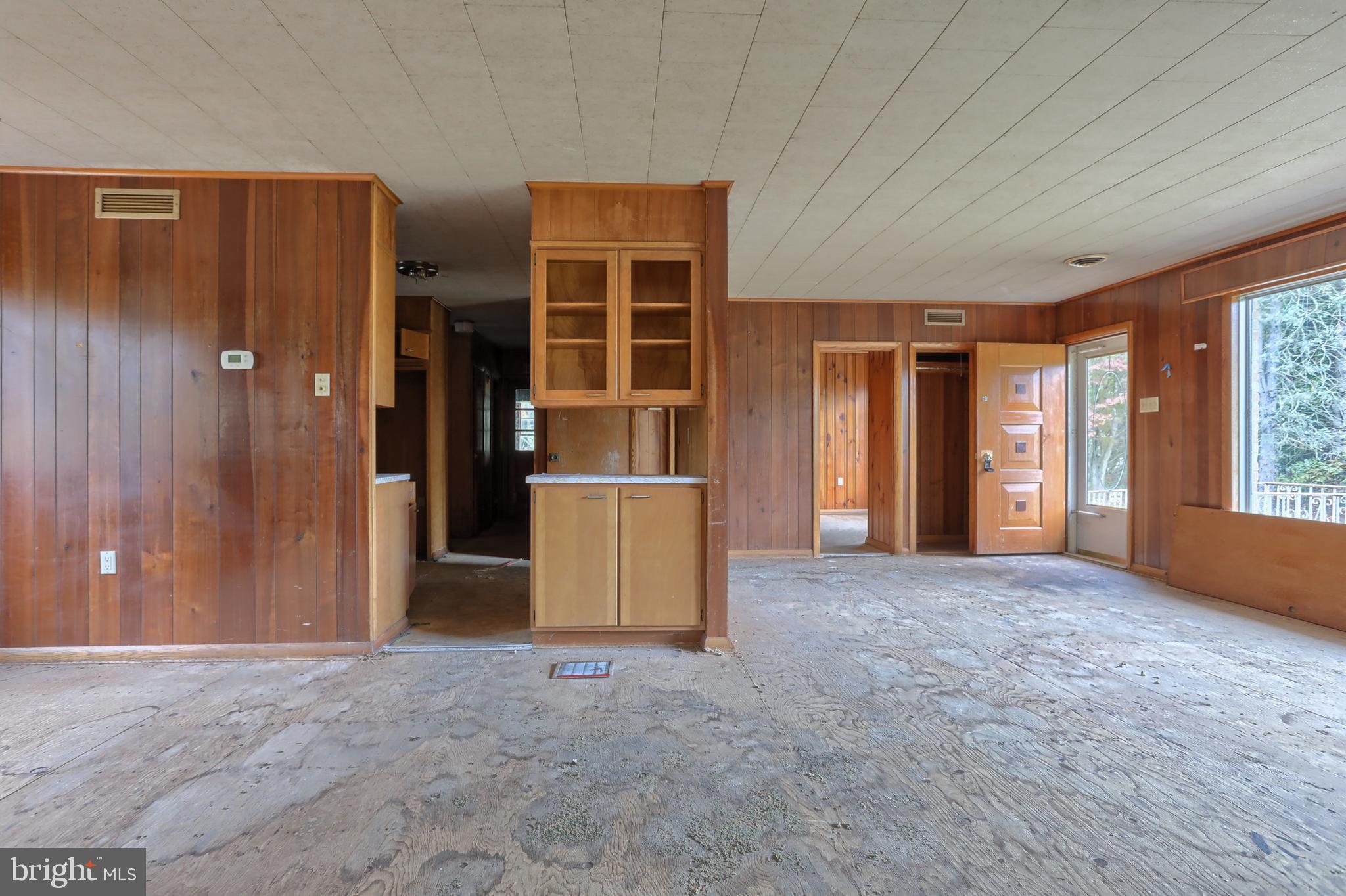 77 Tiley Road Ashland, PA 17921 - Photo 6 of 35 an empty room with closet and windows