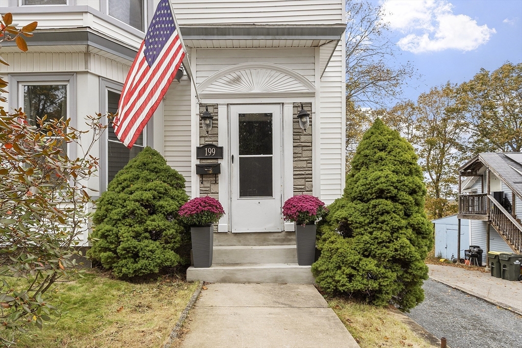199 High Street Athol, MA 01331 - Photo 2 of 37 a front view of a house