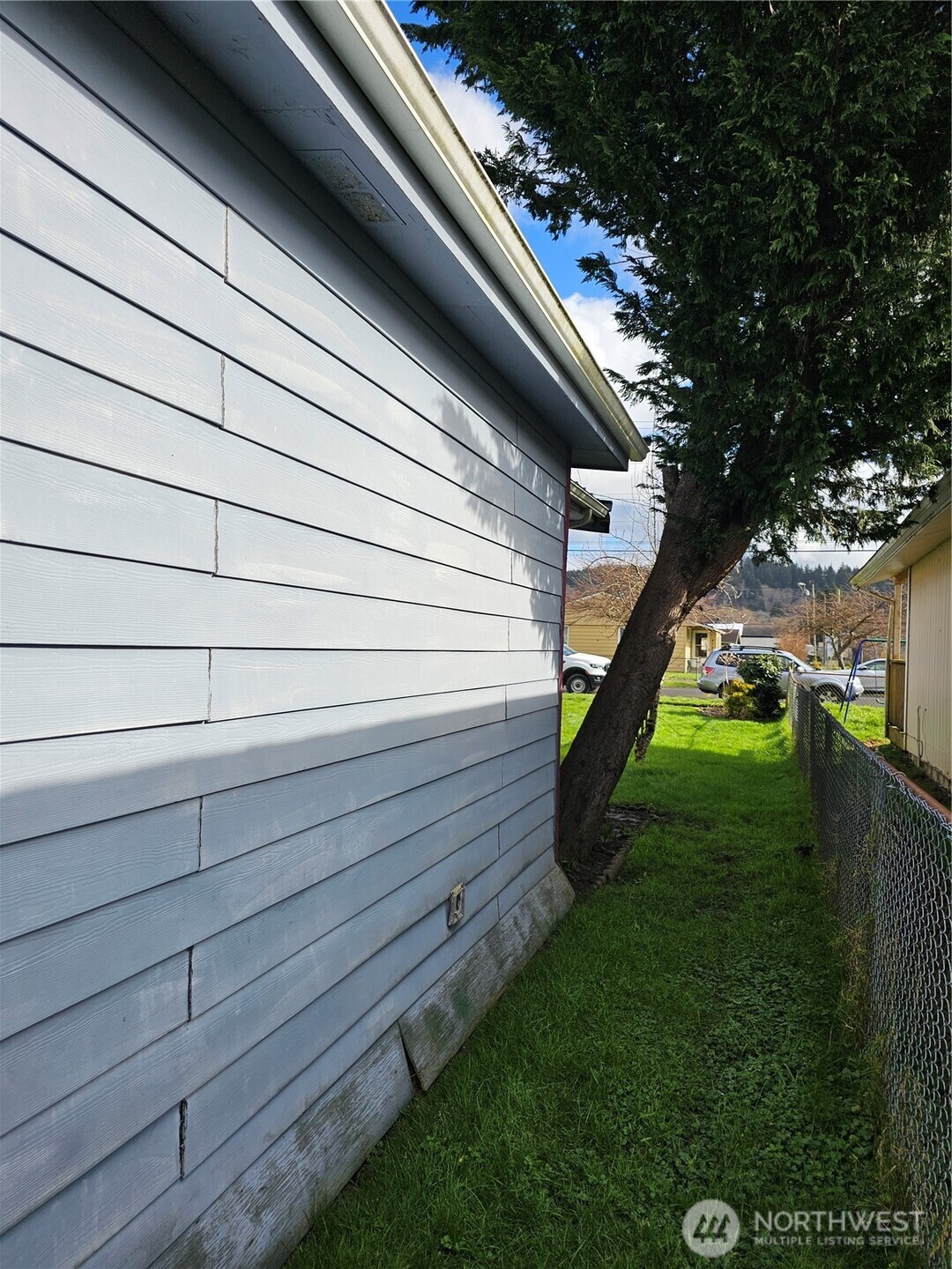 417 Monroe Street Hoquiam, WA 98550 - Photo 26 of 27 a view of outdoor space and yard