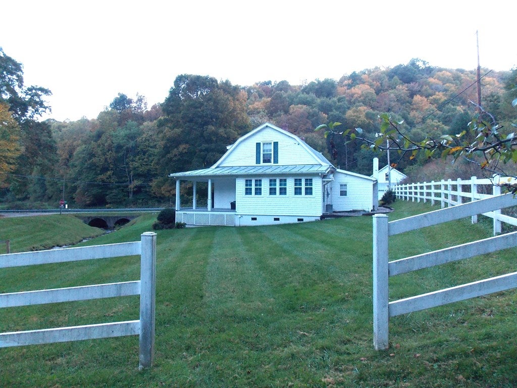 4345 Dugspur Road Willis, VA 24380 - Photo 18 of 32 Gallery Image 18