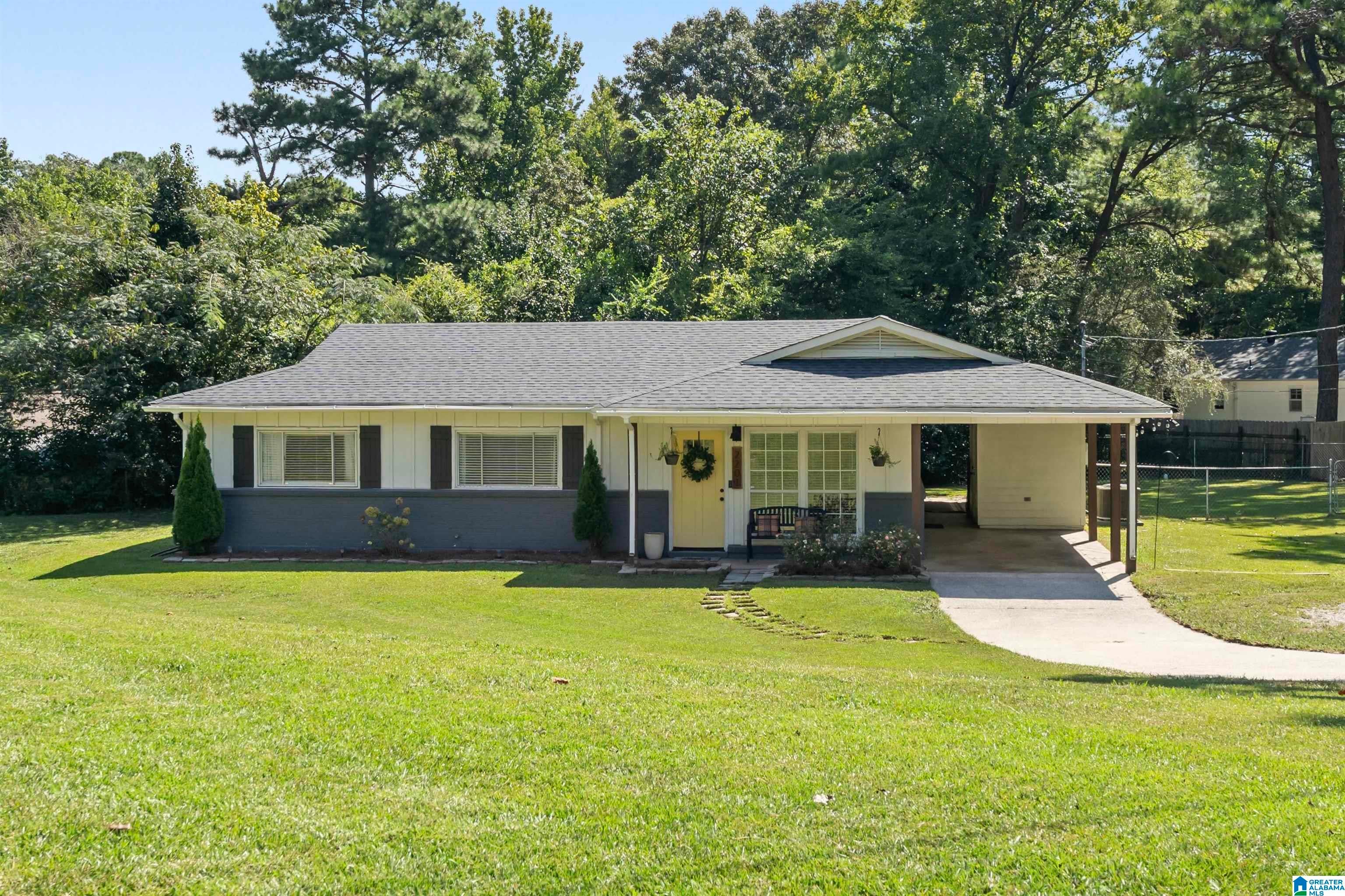 2201 Chapel Hill Road Hoover, AL 35216 - Photo 1 of 31 Gallery Image 1