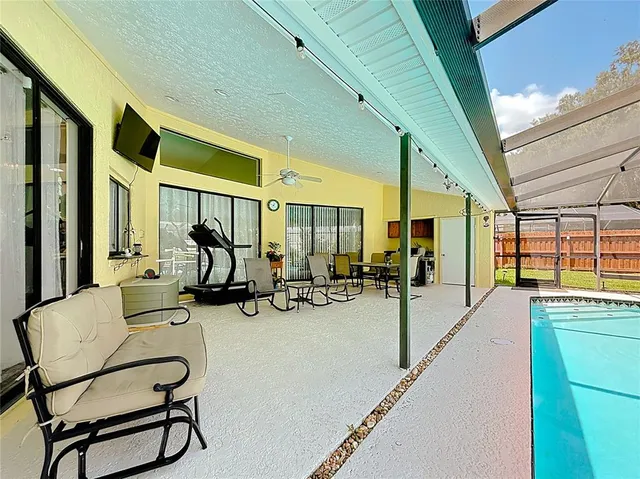 $670,000 | 2416 Buckhorn Run Drive, Valrico, FL 33596