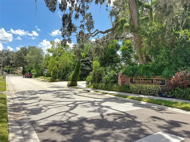 $670,000 | 2416 Buckhorn Run Drive, Valrico, FL 33596