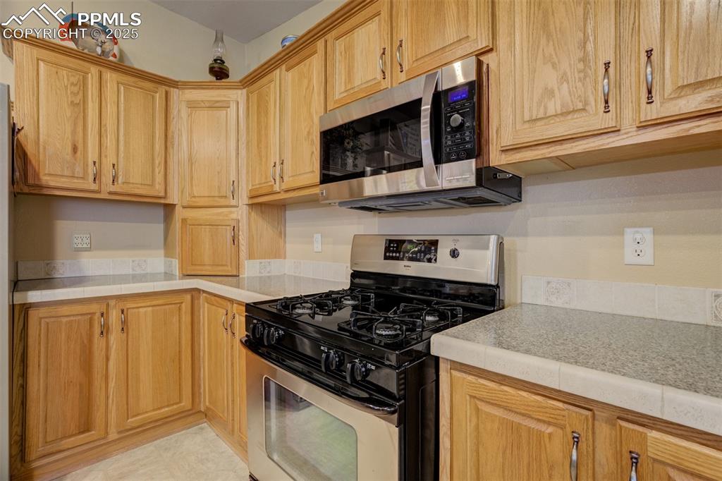 22038 County Road 2 Rush, CO 80833 - Photo 19 of 50 Kitchen with stainless steel appliances