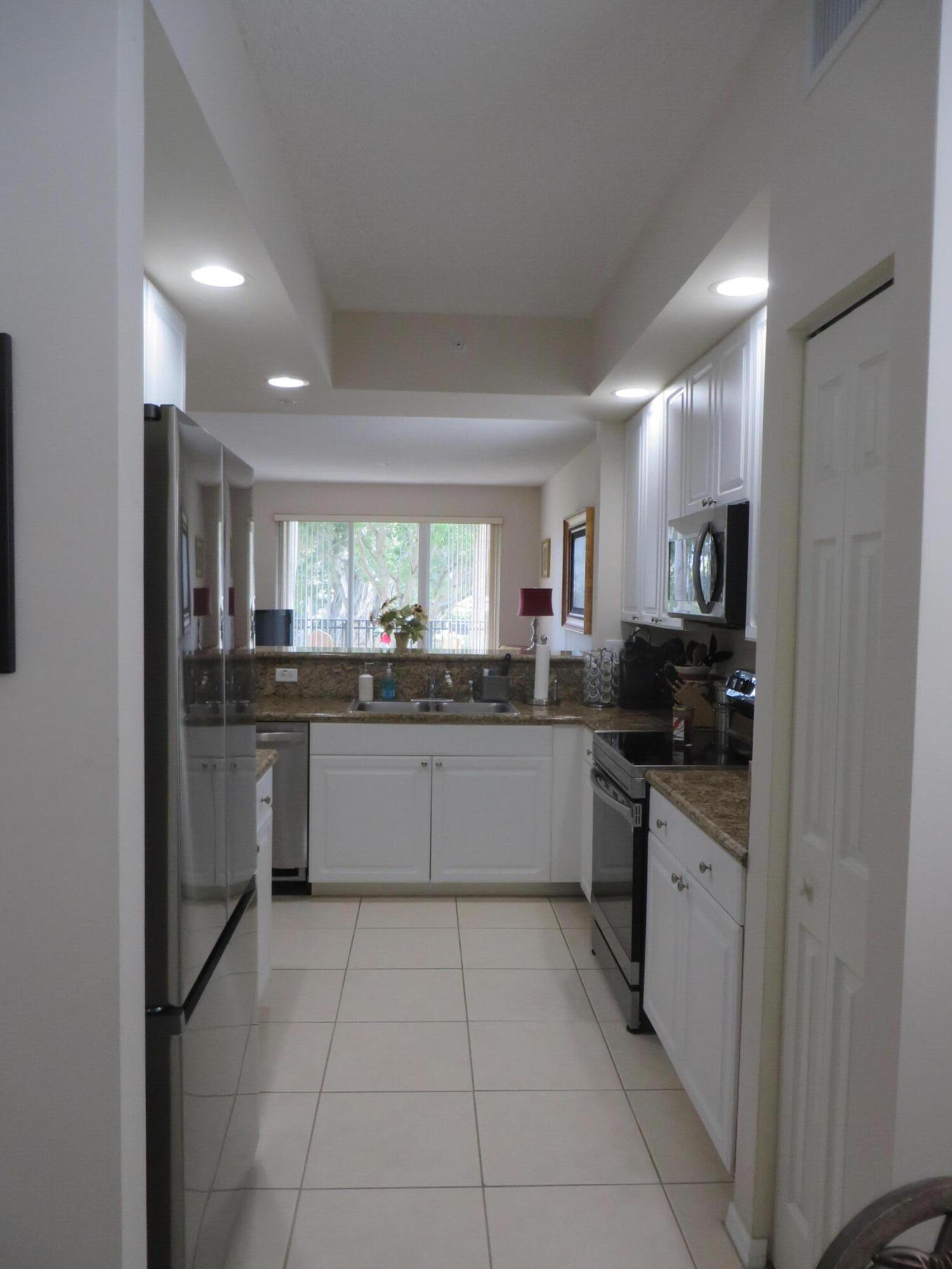 27 Royal Palm Way, Unit 206 Boca Raton, FL 33432 - Photo 7 of 28 IMG_2460