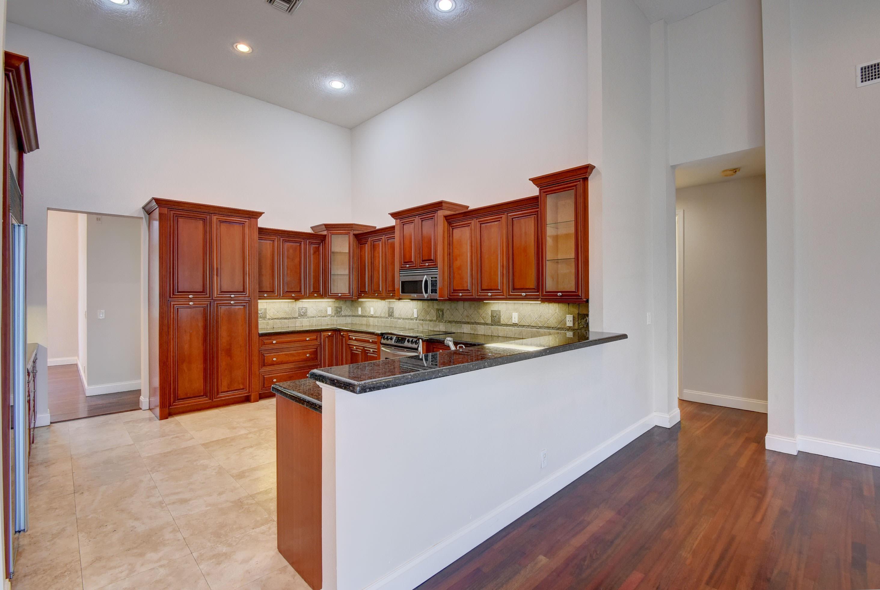 3158 Inverness Weston, FL 33332 - Photo 12 of 31 Kitchen