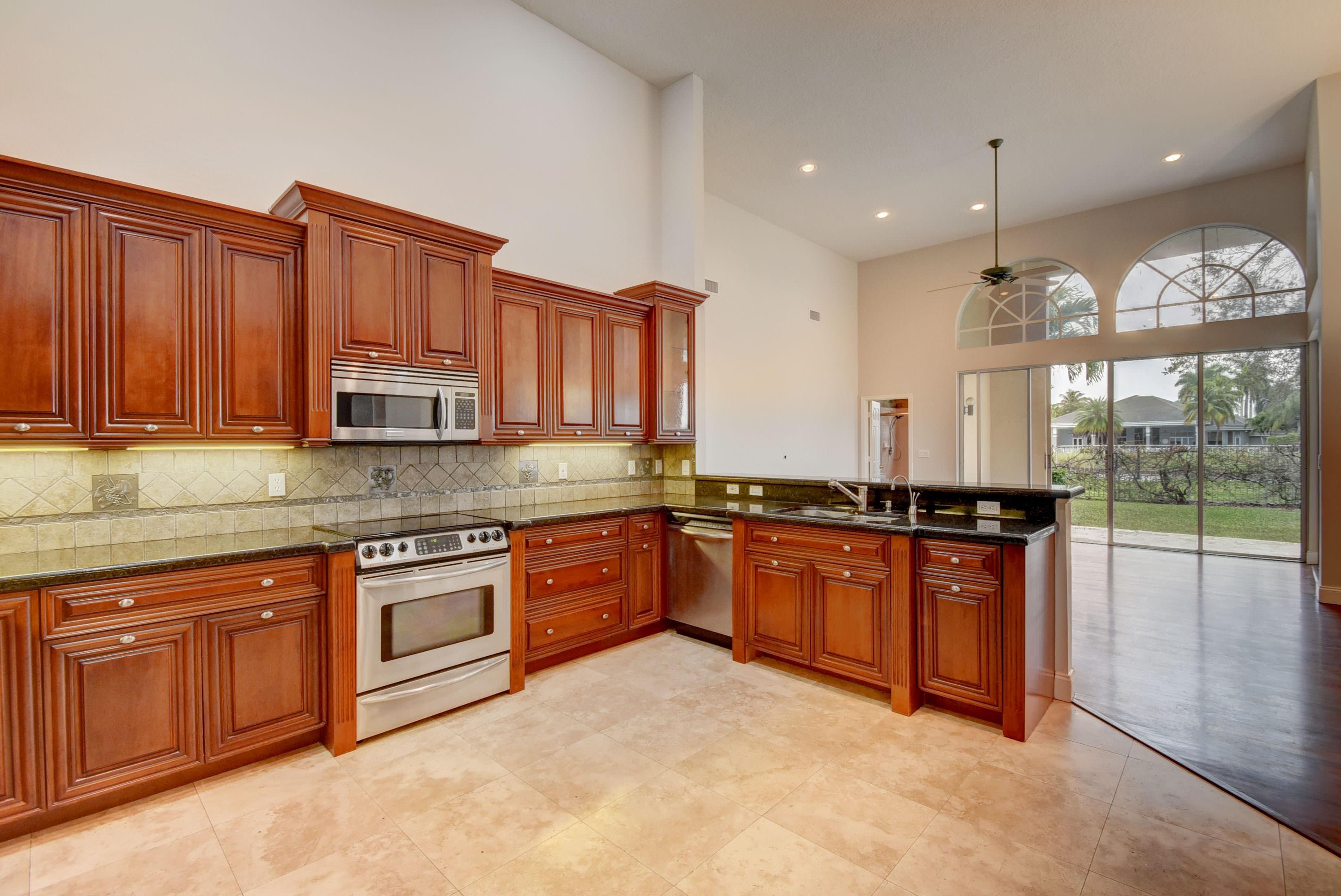 3158 Inverness Weston, FL 33332 - Photo 13 of 31 Kitchen