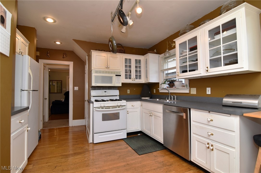 1165 Pomona Road Cleveland Heights, OH 44121 - Photo 10 of 27