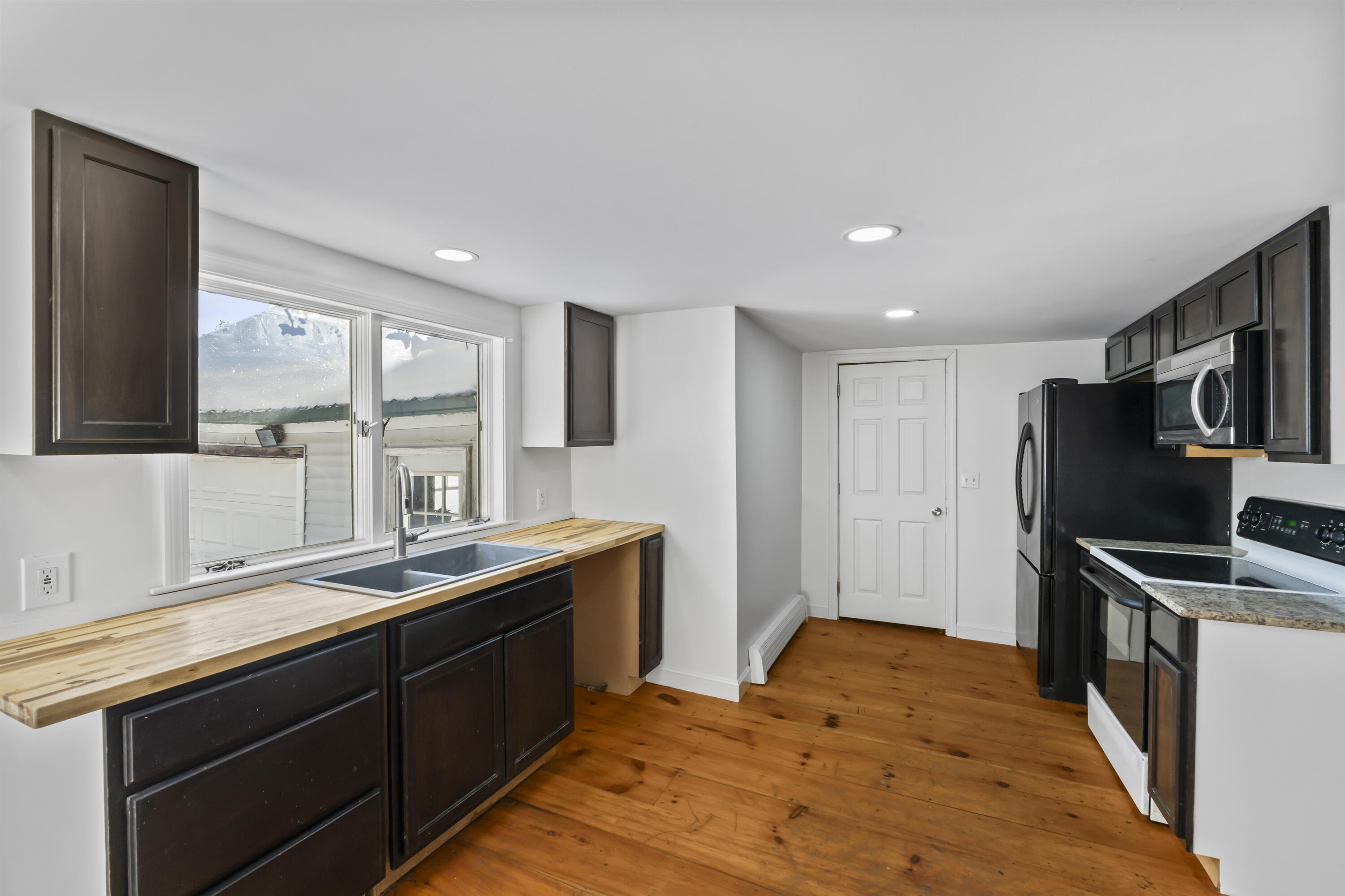70 River Road Lebanon, ME 04027 - Photo 5 of 24 photos_high_resolution_70_River_Rd_0110