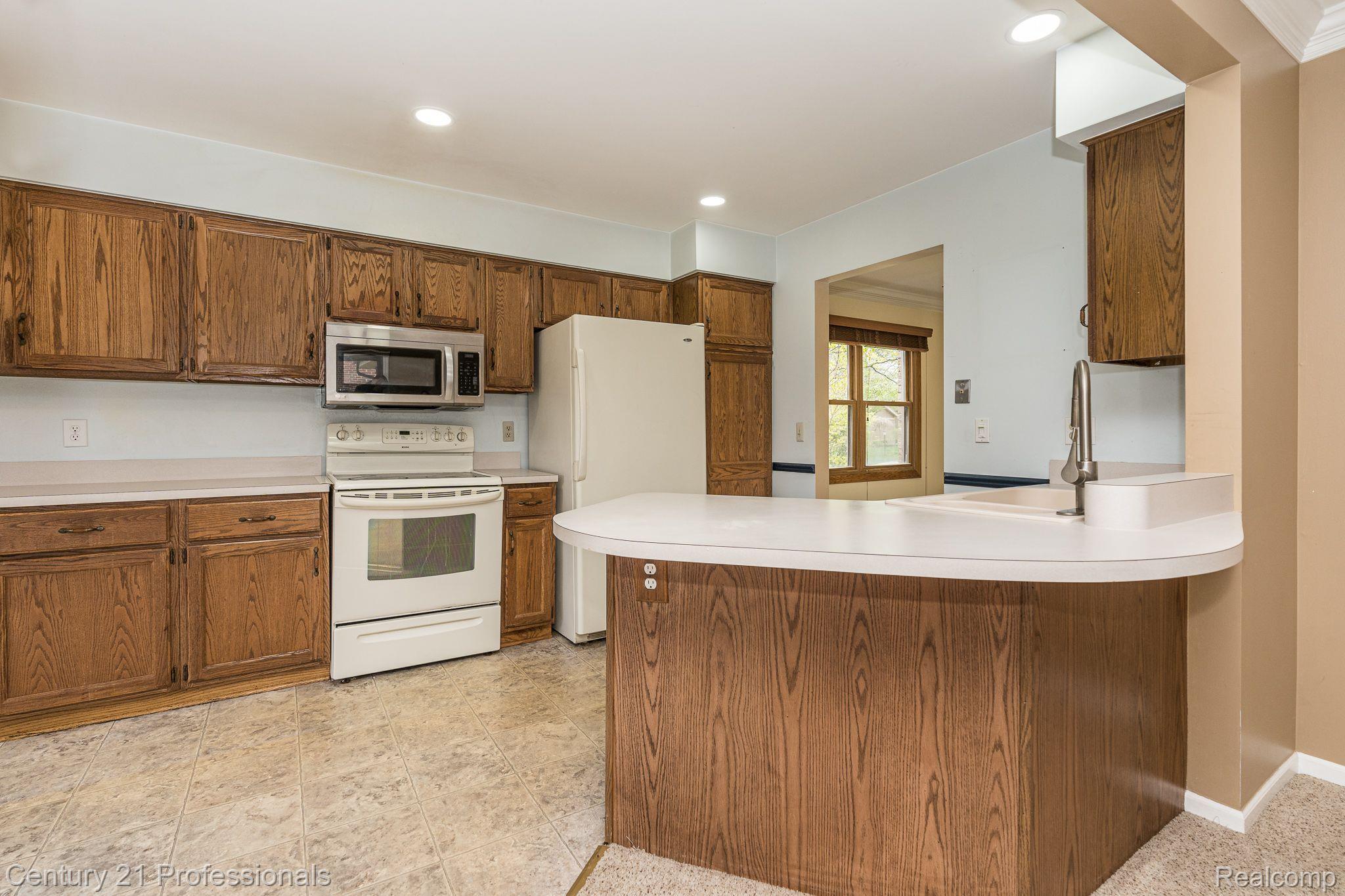 1643 Hillside Lane Rochester, MI 48307 - Photo 19 of 48 Gallery Image 19