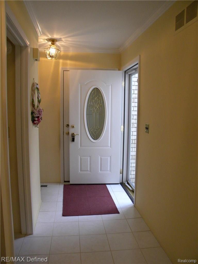 176 Manor Way Rochester, MI 48309 - Photo 16 of 32 DSCN7700.JPG